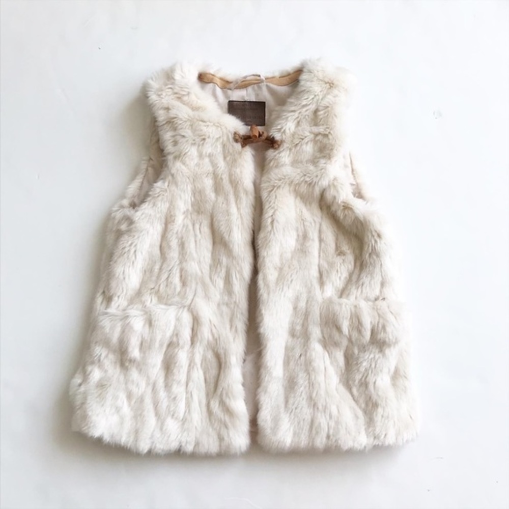 Zara off White faux fur vest EUC 11-12Y